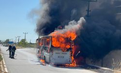 Manavgat'ta yolcu midibüsü alev alev yandı!
