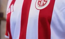 Antalyaspor'un 2026-2027  sezonu formaları görücüye çıktı