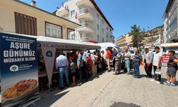 Büyükşehir'in aşure ikramları devam ediyor