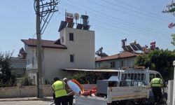 Büyükşehir ekipleri Kemer'de sahada