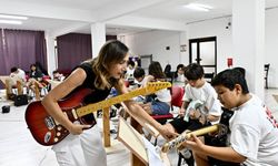 Muratpaşa'da gitar kurslarına büyük ilgi