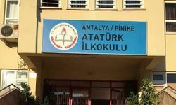 Finike'de okullar yenileniyor
