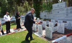Kaymakam Yılmazer'den şehit kabirlerine ziyaret