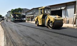 Kepez'de 4 bin 500 metrekarelik alana sıcak asfalt