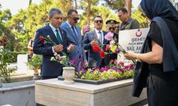 Şehitliklerde 15 Temmuz anma töreni
