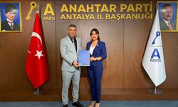 Anahtar Parti Konyaaltı'da görev değişimi