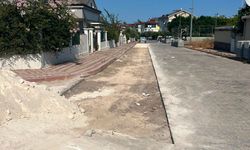 Kemer’de bozulan yollarda bakım ve onarım çalışması