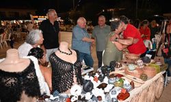 Kemer'de ev kadınlarından kermes
