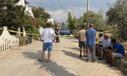 Annesini öldürüp intihar etti