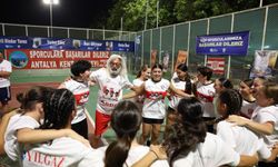 Antalyaspor’un efsaneleri ayak tenisinde buluştu