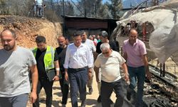 Atay Uslu Kaş'ta yangınzedeleri dinledi