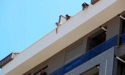 Alacak isyanı: 6 işçi çatıya çıktı