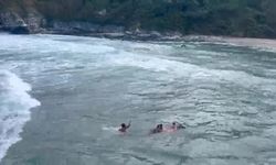 Yasağa rağmen denize girdiler
