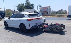 Motosiklete arkadan çarptı