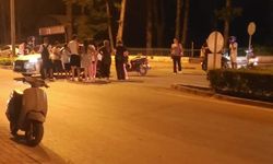 Otomobil ile motosiklet çarpıştı