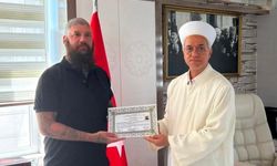 Macar turist Müslüman oldu