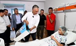 Başkan Uysal’dan sünnet olan çocuklara ziyaret