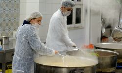 Muratpaşa'da ihtiyaç sahiplerine her gün sıcak yemek