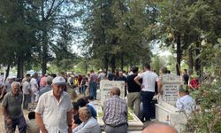 Minibüsün altında kalan bebek toprağa verildi