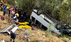Minibüs şarampole uçtu: 4 ölü, 10 yaralı