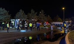 Yolcu otobüsü ile yakıt tankeri taşıyan TIR çarpıştı: 30 yaralı