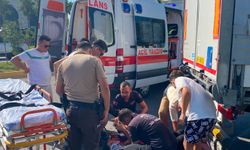 Motosiklet kamyona çarptı