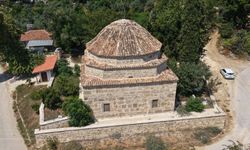 Perge’nin antik taşları, 200 yıllık caminin duvarlarında