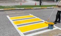 Kemer’de yaya geçitleri yenilendi
