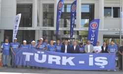 Büyükşehir Belediyesi önünde sendikal eylem