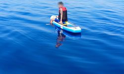 Kürekleri kırıldı 3 mil açığa sürüklendiler