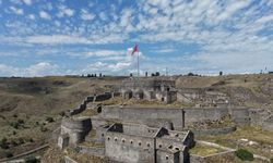 Kars Kalesi ihtişamıyla büyülüyor