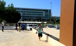 Sınava yalın ayak koşarak geldi
