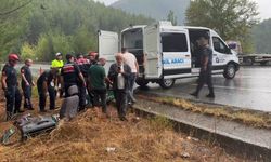 Akseki'de kamyonet ağaçlara çarptı: 1 ölü, 3 yaralı