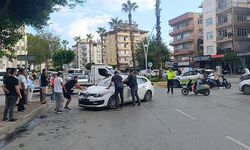 Otobüs ile otomobil çarpıştı: 2 yaralı