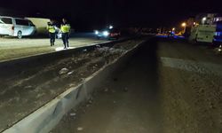 Otomobil refüje çarptı