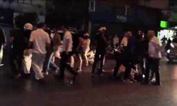 Motosikletli genci döverek hastanelik ettiler