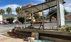 Otomobil tıp öğrencisine çarptı