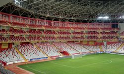 Antalyaspor-Vanspor maçında ışıklandırma sorunu