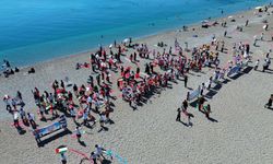 Antalya’da uçurtmalar barış için uçtu