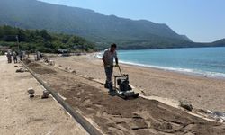 Karaöz Sahili'nde kaldırım çalışması