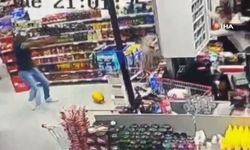 Markette silahlı kavga kamerada