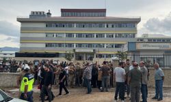 Okul bahçesinde öğretmene korkunç saldırı