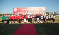 Kepezspor’dan imza şov