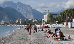 Güneş açtı, Konyaaltı Sahili hareketlendi