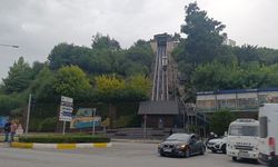 Asansörde mahsur kaldılar