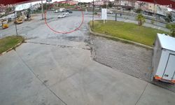 Kamyonetin çarptığı otomobil havada takla attı