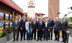Galatasaray ve Barcelona yönetimi dostluk yemeğinde buluştu