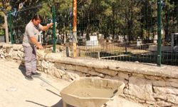 Büyükşehir’den mezarlıklarda bakım çalışması