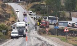 Otobüs ile TIR çarpıştı: 1 ölü, 15 yaralı