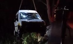 Serik'te otomobil sulama kanalına düştü